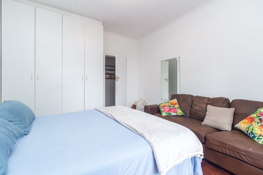 2 Bedroom Property for Sale in Vredehoek Western Cape